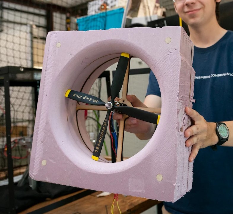 Propellor in test duct